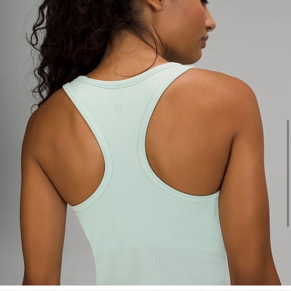 ❤️ Lululemon Delicate Mint Ebb to Street Crop Tank Size 4 - Picture 3 of 9